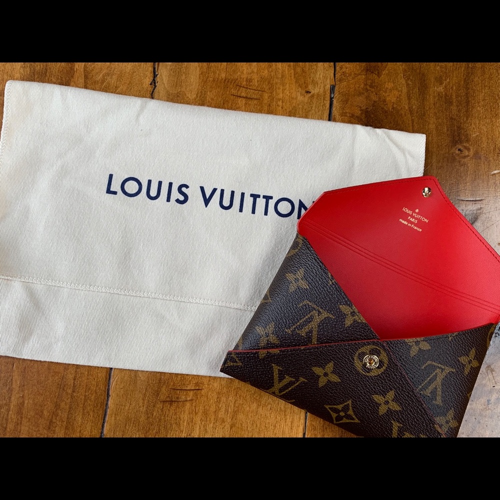 Brand New Louis Vuitton Pouchette